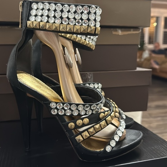 Bebe Rhinestone/Studded multi strap sandal. Zip back - Picture 4 of 5